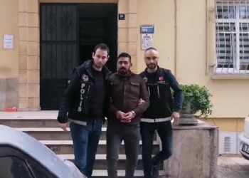 ‘Dur’ ihtarına uymayan otomobilden uyuşturucu çıktı