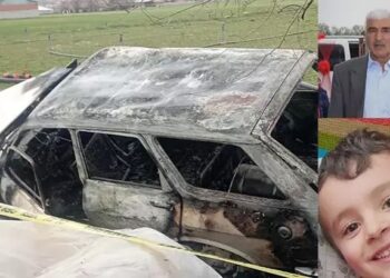 Ağaca çarpan otomobil alev aldı; dede ile torunu öldü