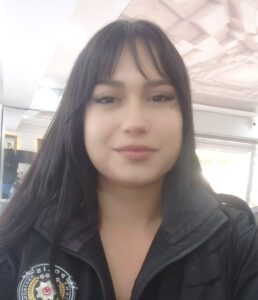 Aydın’ın Didim İlçesinde ailesini telefonla arayan Gizem Nur Sügür (17),