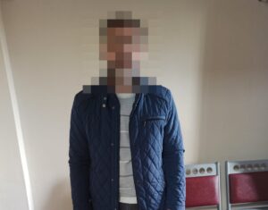 İzmir’de çeşitli suçlardan 94 dosyası bulunan ve hakkında 42 yıl