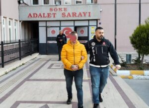 Aydın’ın Söke İlçesinde uyuşturucu tacirlerine karşı polisin yaptığı operasyonda uyuşturucu