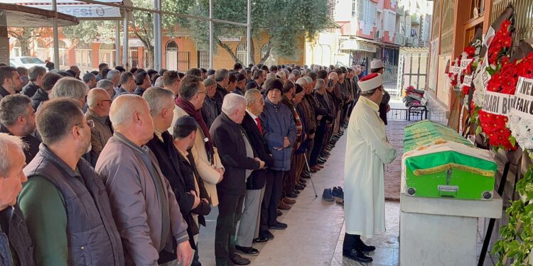 Cinayete kurban giden kadın toprağa verildi