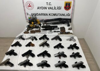 Söke’de evden cephanelik çıktı