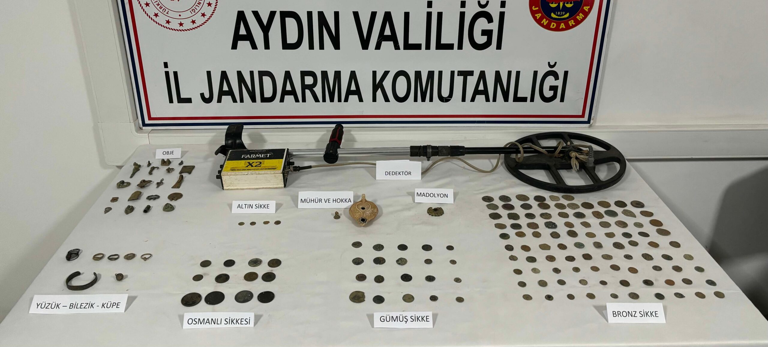 Tarihi eserleri 40 bin dolara satmaya çalışırken yakalandı