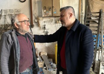 Cumhuriyet Halk Partisi (CHP) İncirliova Belediye Başkan adayı Osman Gökmen, Sanayi Sitesi esnaflarını ziyaret ederek hayırlı işler dileyip dertlerini dinledi.