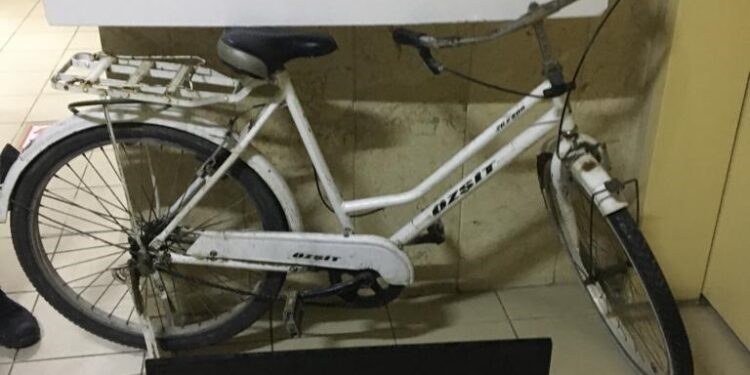 İncirliova’da polis hırsızı çaldığı eşyalarla birlikte yakaladı