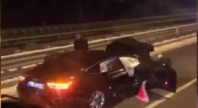 CHP’li Milletvekili minibüse çarptı 4 yaralı