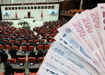 Zam bekleyen milyonlarca emeklinin gözü kulağı mecliste