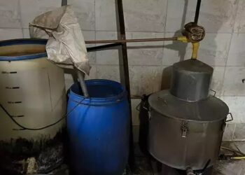 Variller içerisinde 5 ton sahte içki ele geçirildi