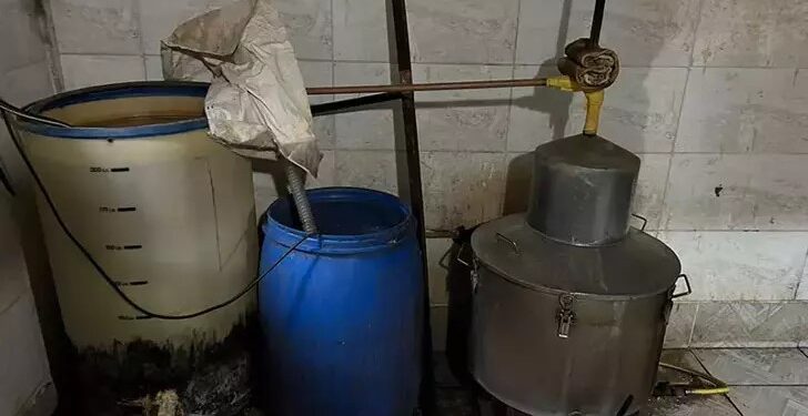 Variller içerisinde 5 ton sahte içki ele geçirildi