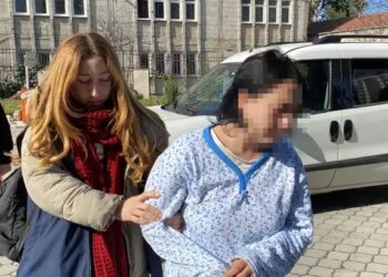 Erkek arkadaşını kalbinden bıçakladı