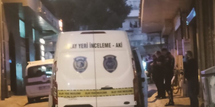 Aydın’da evinde bıçakla öldürülmüş olarak bulundu