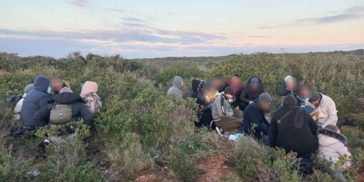 Didim'de kaçak göçmenlere İHA destekli operasyon
