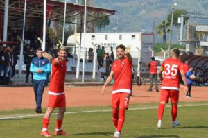 TFF. 3. Lig 2’inci Grup’ta Efeler 09 SFK evinde Amasyaspor’u