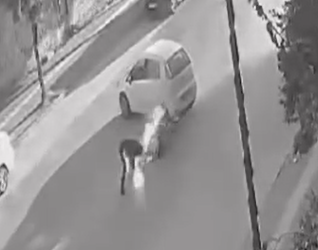 Söke’de korku dolu anlar, araca çarpan sürücü yandı