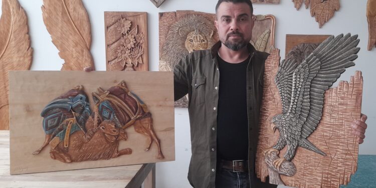 İncirliovalı Dizen Devlet Ahşap Oyma Sanatçısı seçildi