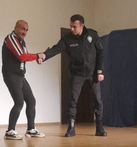 İncirliova polisine yakın savunma eğitimi