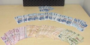 Aydın’ın Söke İlçesinde polisin takibi sonucu 13 bin 200 TL