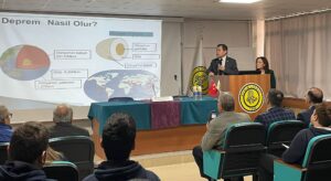 Aydın Lisesi’nde, “Asrın Felaketinin 1. Yılında Tüm Yönleriyle Deprem, Türkiye-Japonya