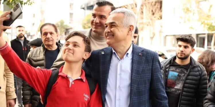 Başkan Adayı Savaş, Efeler'de esnafla buluştu