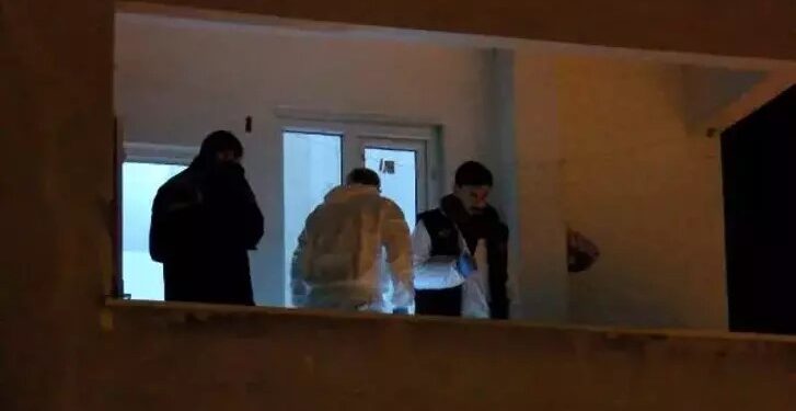 Anne ve babasını pompalı tüfekle, kardeşini bıçakla öldürdü