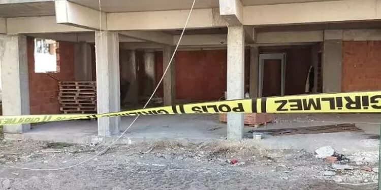 Çalıştığı inşaatta akıma kapıldı