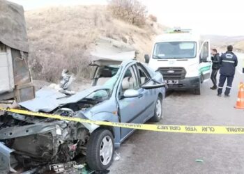 Cenaze dönüşü kaza: 2 ölü, 4 yaralı