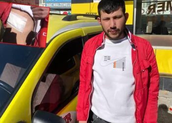 Taksi şoförü müşterisi tarafından bıçaklandı
