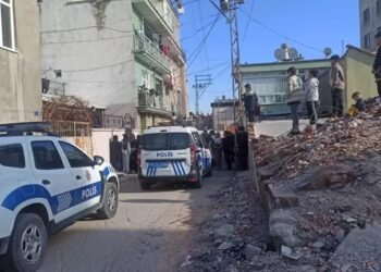 9 yaşındaki çocuk, tabancayla oynarken amcasını öldürdü