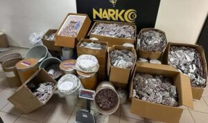 Manisa‘nın Turgutlu ilçesinde, uyuşturucu imalatı ve satışı yapan kişilere yönelik