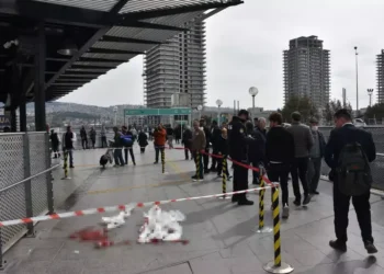 Aktarma merkezi önünde silahlı saldırı; 1 ölü, 2 yaralı
