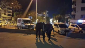 Aydın‘ın Kuşadası ilçesinde, sinema sanatçısı Ahmet Canbazoğlu‘nun ağabeyi 75 yaşındaki