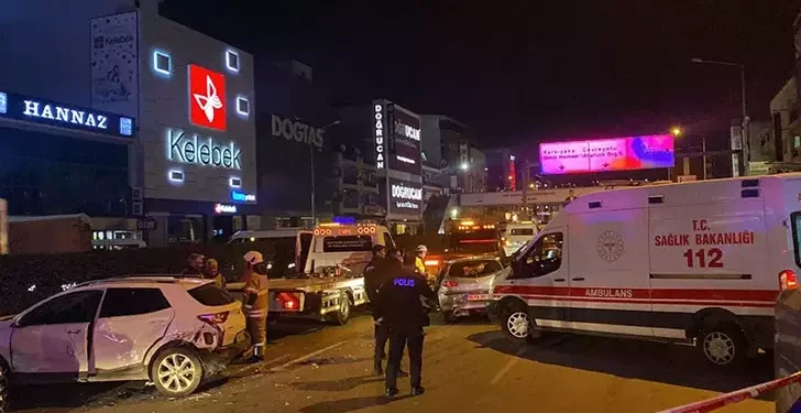 Kaza raporu hazırlayanlara çarptılar: 2 ölü, 7 yaralı