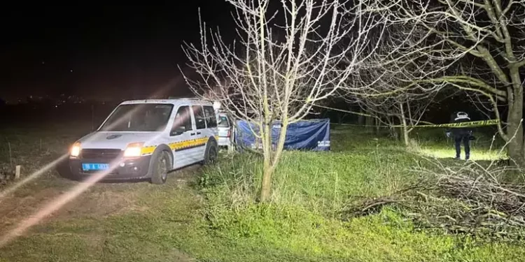 Meyve bahçesinde başından vurulmuş halde ölü bulundu