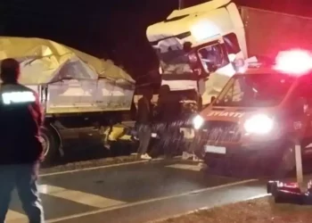 4 TIR'ın karıştığı zincirleme kaza: 1 ölü, 3 yaralı