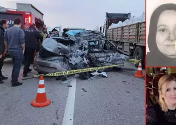 Karşı şeride geçen otomobil TIR'ın altına girdi: 2 ölü, 1 yaralı