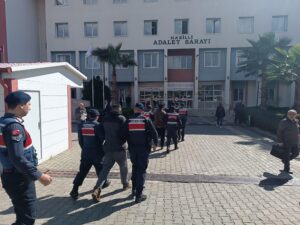 Aydın'da üniversite öğrencileri dolandıran 3 şüpheliden 2’si tutuklandı