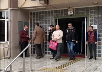 18 yıl cezayla aranıyordu, polisi görünce birinci kattan atladı