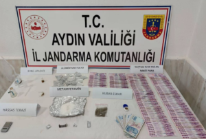 Aydın’ın Didim İlçesinde jandarmanın bir eve yaptığı operasyonda çok sayıda