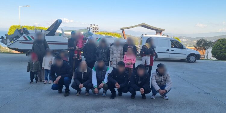 Kuşadası’nda 8 organizatör ve 24 göçmen yakalandı
