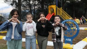 Aydın Büyükşehir Belediyesi’nin düzenlediği programlarda vatandaşlar ile bir araya gelemeye