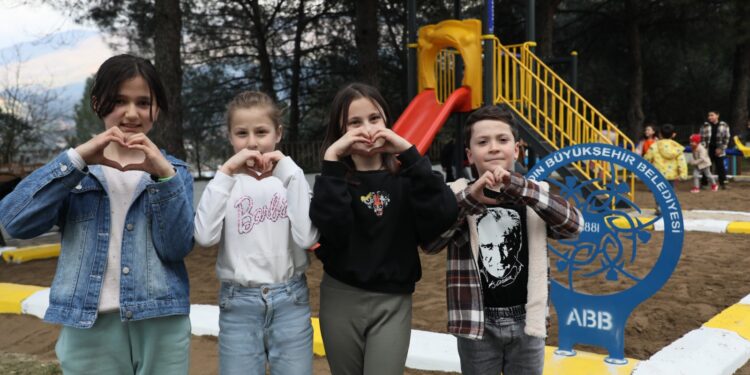 Çerçioğlu, park isteyen çocukların talebini geri çevirmedi