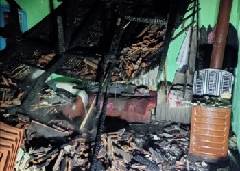Acarlar’da yangın evi küle çevirdi