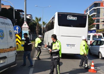 Otobüsün çarptığı motosiklet sürücüsü öldü