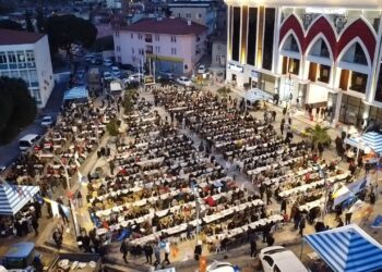 Koçarlılılar Belediyenin gönül sofrasında buluştu