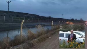 Nevşehir‘in Gülşehir ilçesinde kontrolden çıkan otomobilin sulama kanalına düştüğü kazada