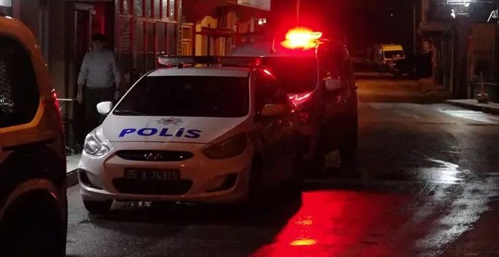 Evinde bıçaklanmış halde bulundu; kaldırıldığı hastanede öldü