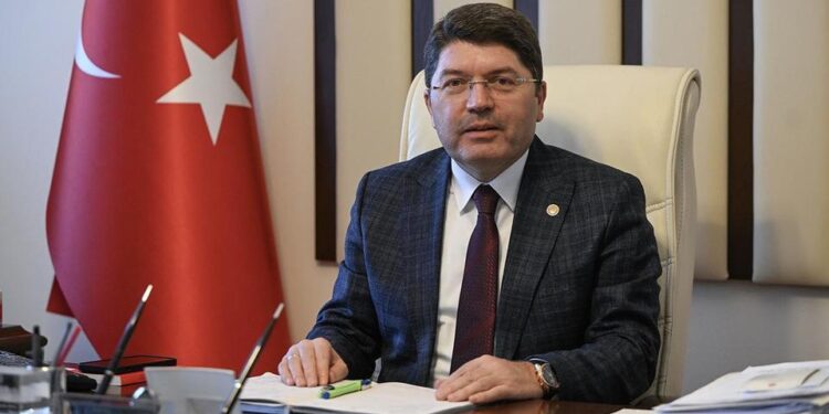 Adalet Bakanı’nı İncirliova’da seçim bürosu açacak