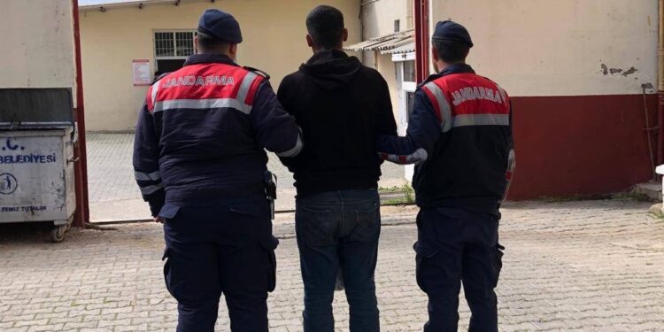 9 yıl 6 ay hapis cezasıyla aranıyordu İncirliova’da yakalandı