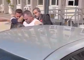 ‘Dur’ ihtarına uymayarak kaçmaya çalışan otomobilden uyuşturucu çıktı